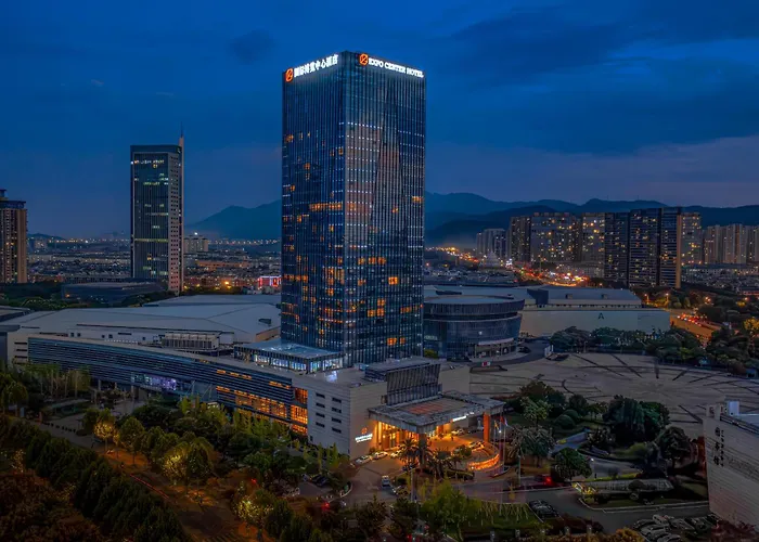 Expo Center Hotel - Free Shuttle Bus & Late Check-Out